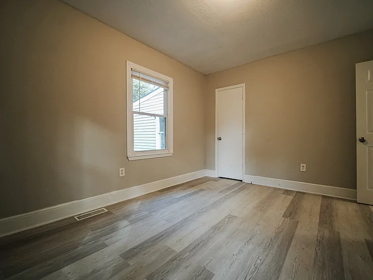614 Ambassador St — Photo 19
