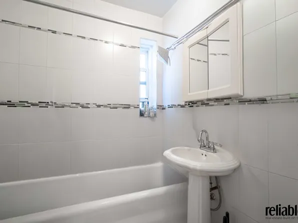 130 Bayridge Parkway image 8 of 9