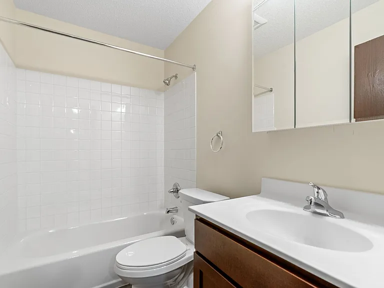 Lamplighter Village Apartments — Photo 7