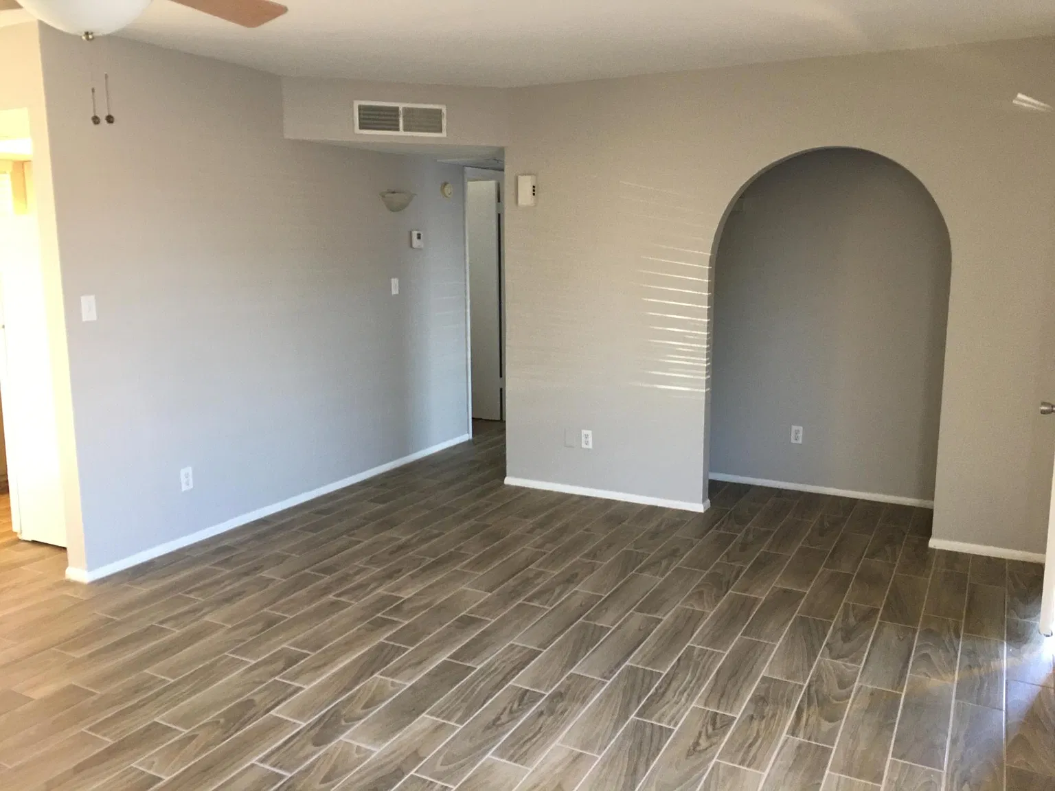 2 bed, 1000 sqft, $1,900 — Photo 3