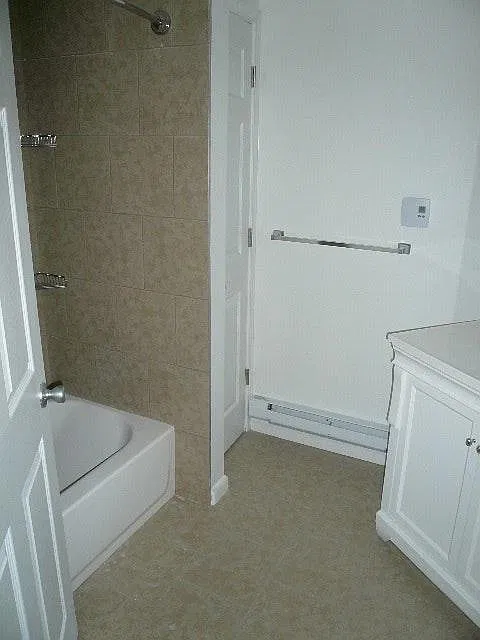 7 bed, $1,900 — Photo 4
