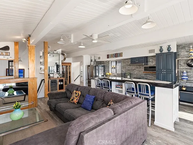 2214 W Oceanfront #B — Photo 8