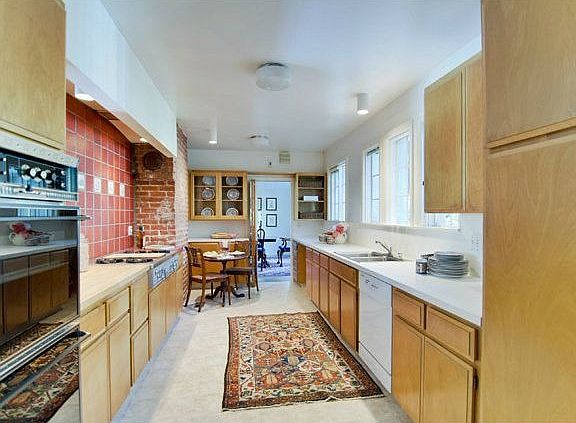4th image of 2050 Dartmouth St