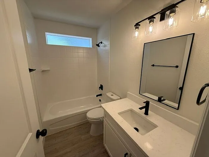 1811 Baxter Ave — Photo 12