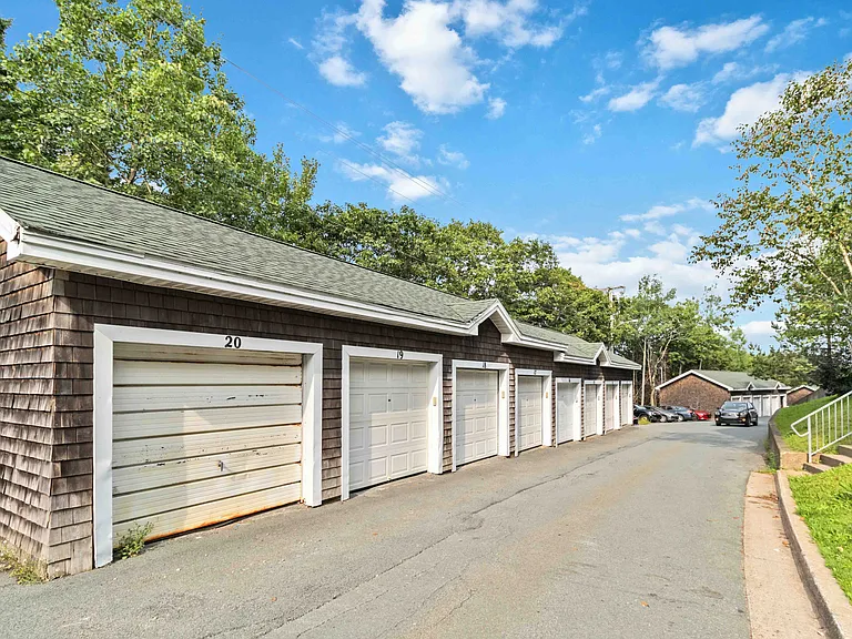 11 Horizon Ct #214 — Photo 28