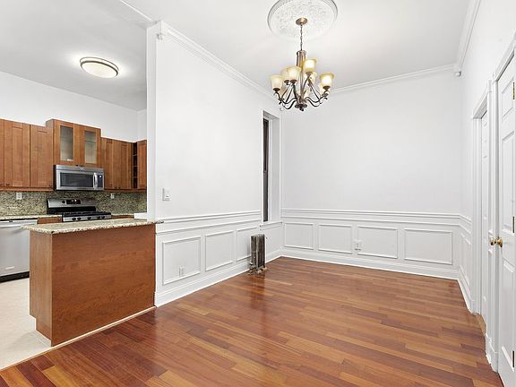 4th image of 126 E 12th St APT 1C