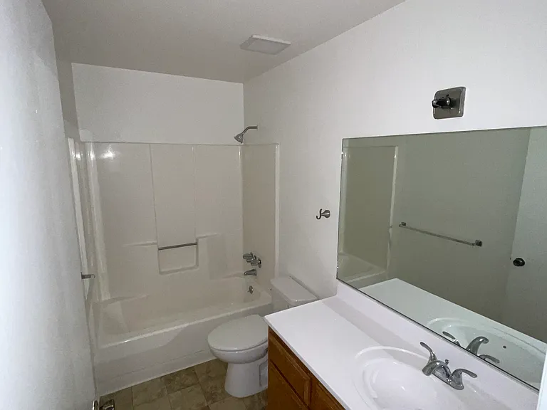 11707 Otsego St #E — Photo 3