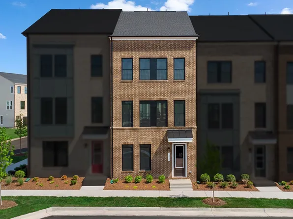 13930 Aviation Pl, Herndon, VA 20171