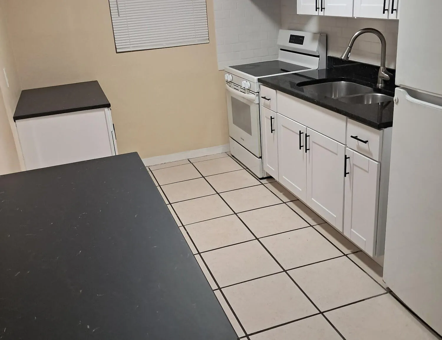 3 bed, 2.0 bath, 1022 sqft, $1,500 — Photo 4