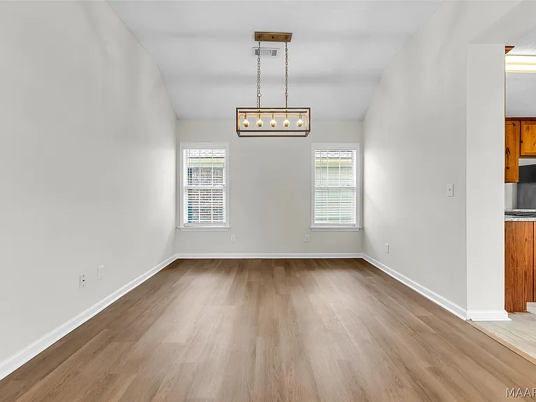 3925 Claiborne Cir — Photo 5