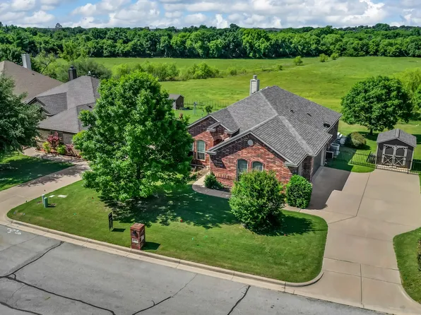2033 Mason Pond Dr, Weatherford, TX 76085