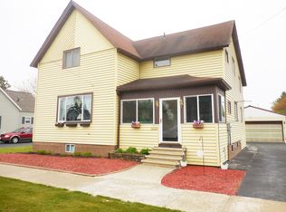 515 Garden Ave, Manistique, MI 49854