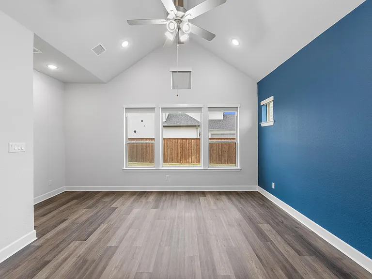 500 Samaritan Dr — Photo 21
