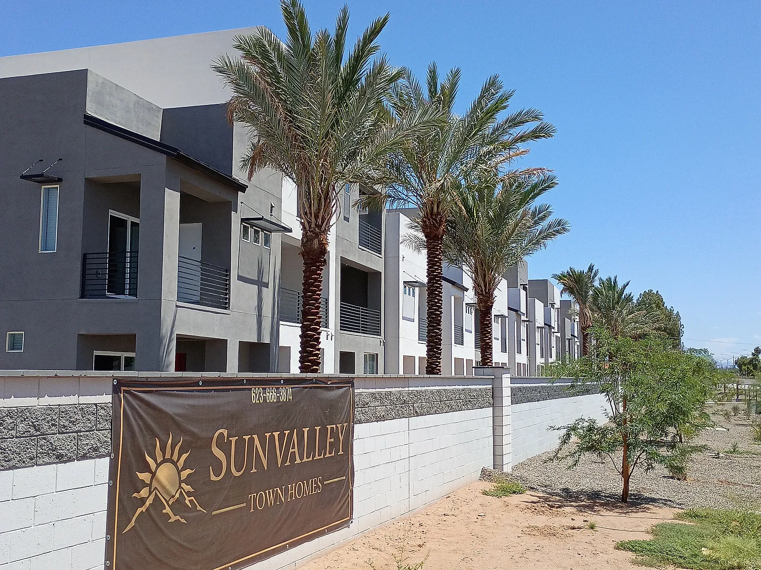 2 bed, 2.5 bath, 1992 sqft, $2,395 — Photo 1