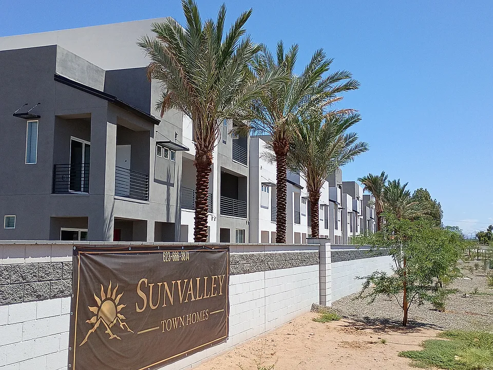 44 N Sunvalley Blvd