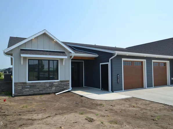 4121 Ivory Ln, Bismarck, ND 58503