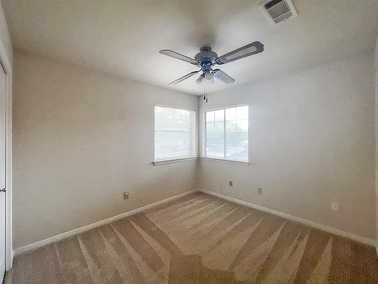 6204 Old Harbor Ln — Photo 24