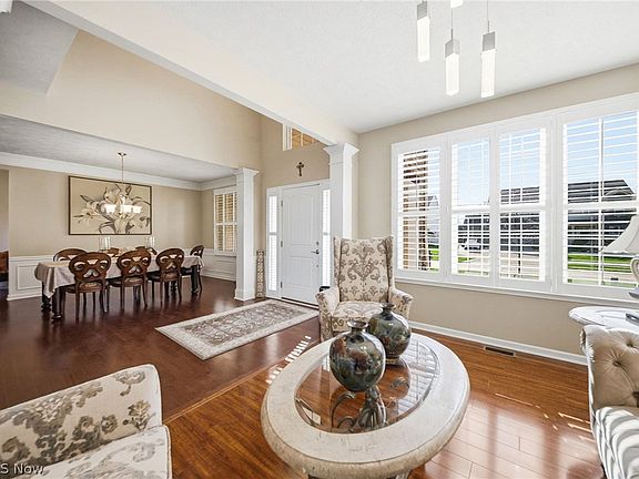 5th image of 18229 Clare Ct