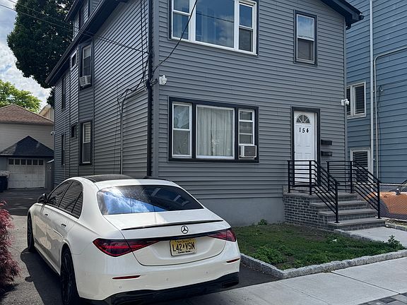 2nd image of 154 Hayward Pl Floor 1