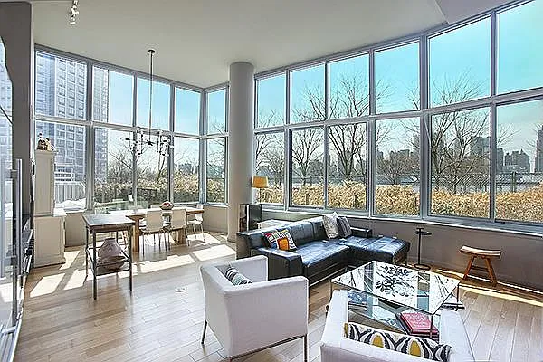 Rented by Compass | media 24