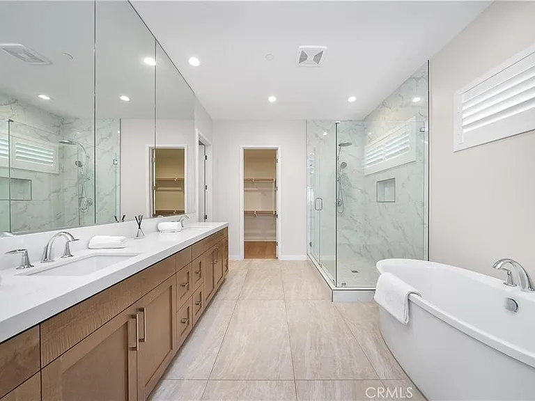 438 Sycamore Dr — Photo 12