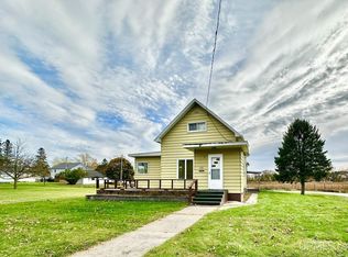 621 W C St, Iron Mountain, MI 49801