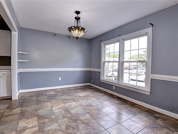 5th image of 149 Towne Square Dr
