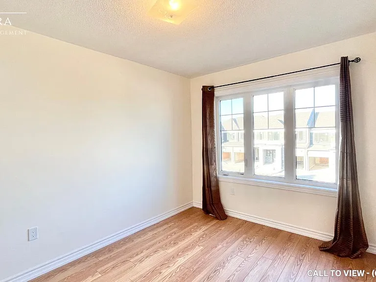 9 Durham Ave — Photo 6