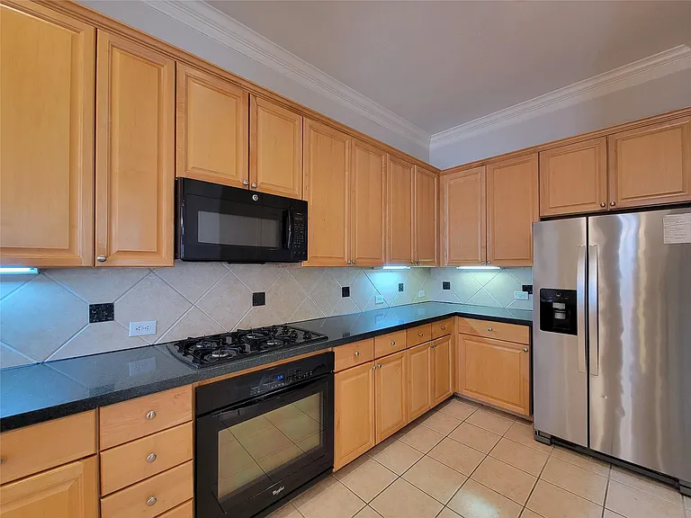 604 Reinerman St — Photo 20