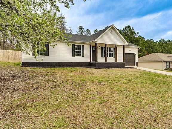 3rd image of 329 Pinewood Dr