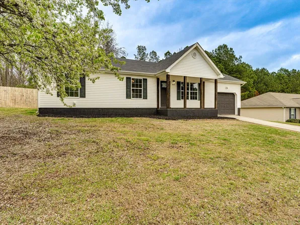 329 Pinewood Dr, Rock Spring, GA 30739