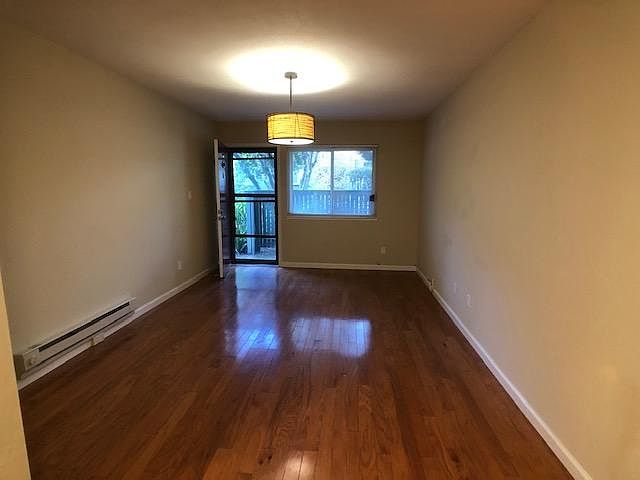 2nd image of 419 Piccadilly Pl APT 3