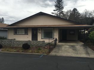 716 Brookside Cir, Rogue River, OR 97537