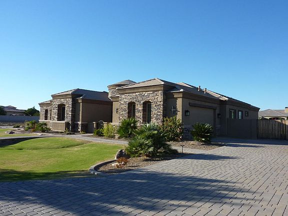 4th image of 2238 E Orleans Dr