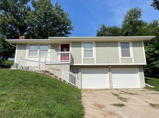 704 Cosby St, Liberty, MO 64068