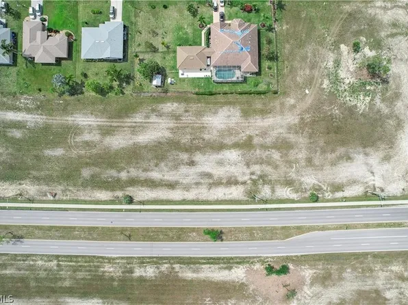 1016 Skyline Blvd, Cape Coral, FL 33991