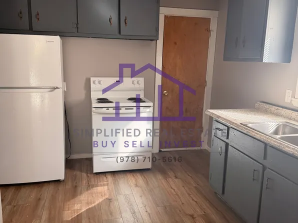 4 Lord Ln #4, South Paris, ME 04281