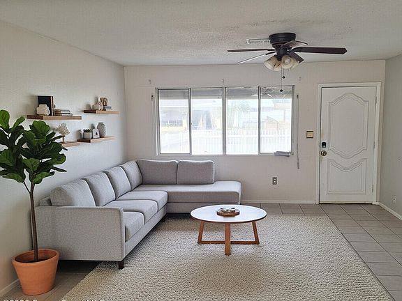 4th image of 960 Bacon Cir NE