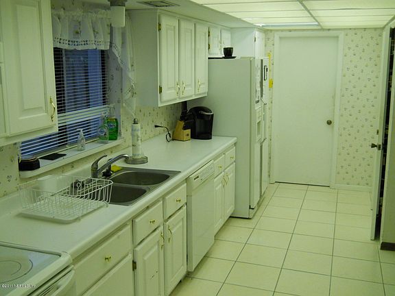 4th image of 215 RIVER DR