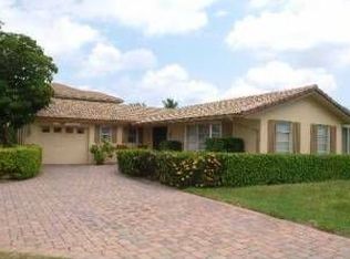 19 Surf Rd, Boynton Beach, FL 33435