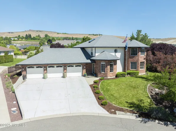 9203 W Yakima Ct, Yakima, WA 98908