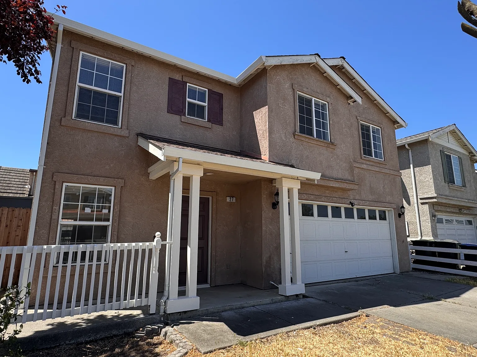 4 bed, 1957 sqft, $2,910 — Photo 2