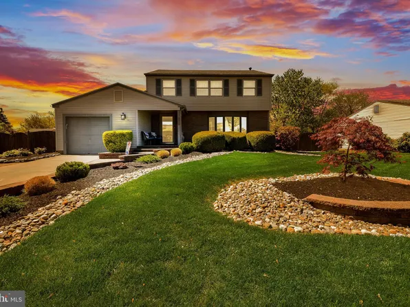 24 Castor Ct, Turnersville, NJ 08012