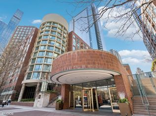 440 N McClurg Ct APT 111, Chicago, IL 60611