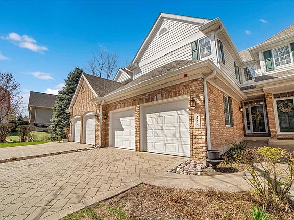 3rd image of 444 Parkview Ct