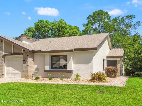 7481 Heather Walk Dr, Weeki Wachee, FL 34613