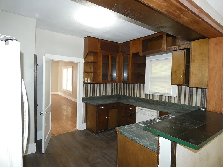 1436 E North 10th St — Photo 10
