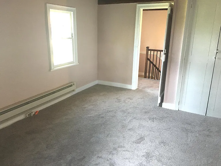 4 Helen Ct — Photo 13