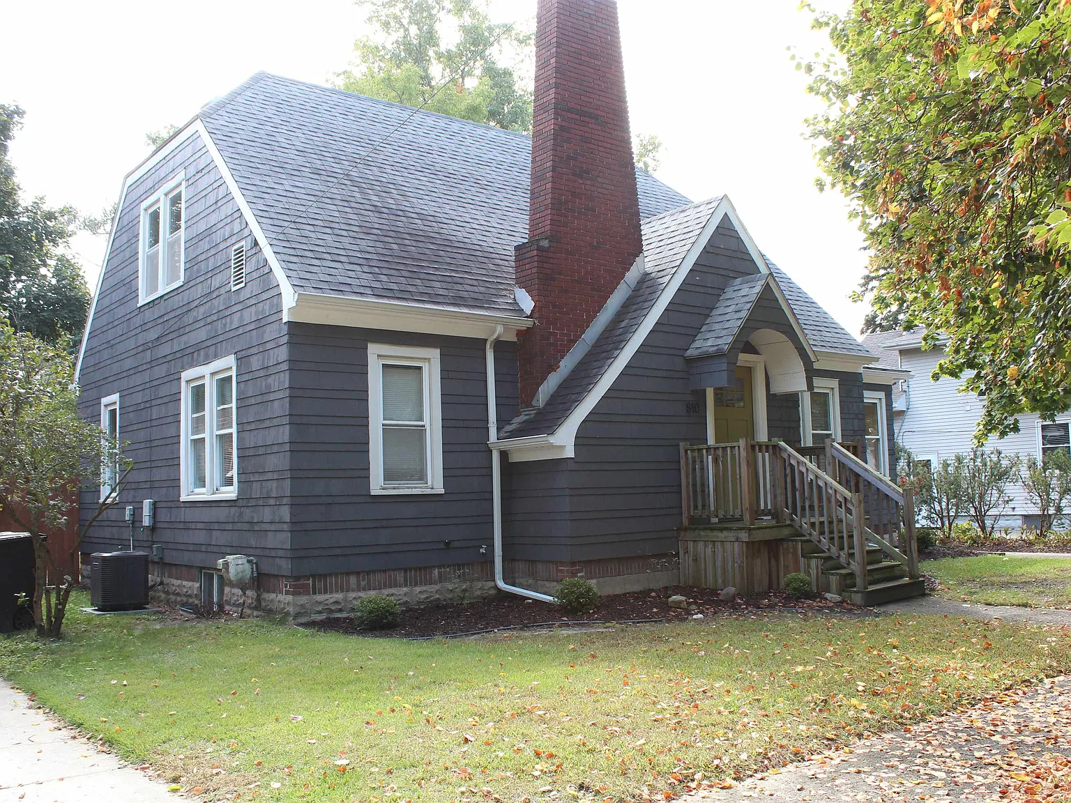 4 bed, 1.5 bath, 1795 sqft, $1,900 — Photo 1