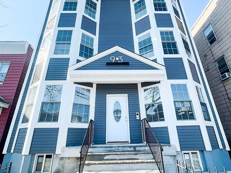 93 Roosevelt Ave #3L — Photo 17